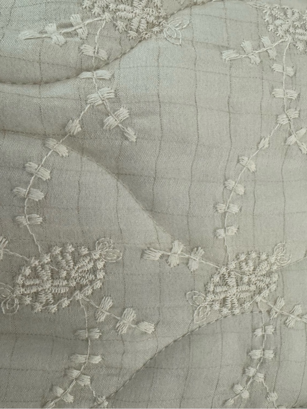 Mable Cream Quilted Bomber Jacket With Puffed Sleeves - Picture 3 of 5